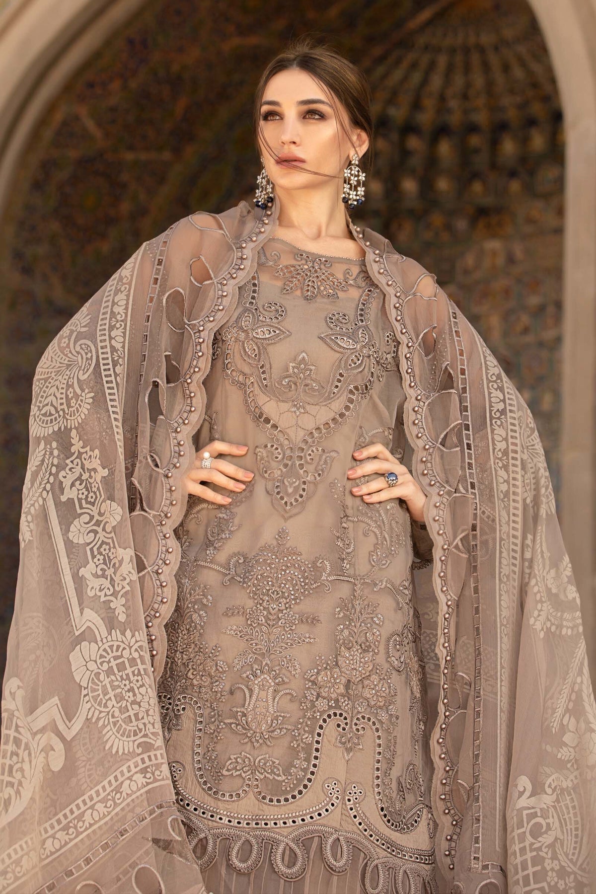 Maria.B Luxe Lawn - D-2303-B - Luxury Eid Lawn 2023 - Spring Summer 2023 - Shahana Collection UK